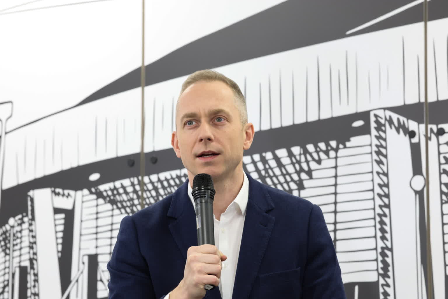 Wiceszef MON o decyzji NSA ws. Sławomira Cenckiewicza