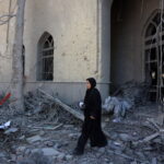 Zniszczony budynek Uniwersytetu Sharif po ataku lotniczym w Teheranie. Fot. PAP/EPA/ABEDIN TAHERKENAREH