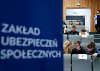 fotografia ilustracyjna - Zakład Ubezpieczeń Społeznych