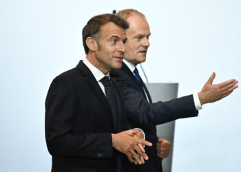 Premier Donald Tusk i prezydent Francji Emmanuel Macron. Fot. PAP/Adam Warżawa