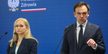 Minister zdrowia Jolanta Sobierańska-Grenda oraz minister finansów i gospodarki Andrzej Domański. Fot. PAP/PAP/Leszek Szymański