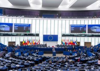 Sala obrad w siedzibie Parlamentu Europejskiego w Strasburgu. Fot. PAP/EPA/CHRISTOPHE PETIT TESSON