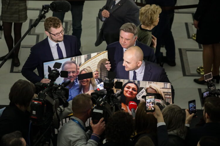 Michał Woś i Dariusz Matecki. Fot. PAP/Tomasz Gzell