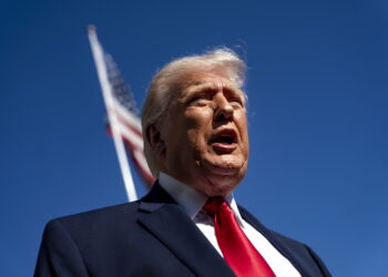 Na zdjęciu Donald Trump (PAP/EPA/BONNIE CASH / POOL)