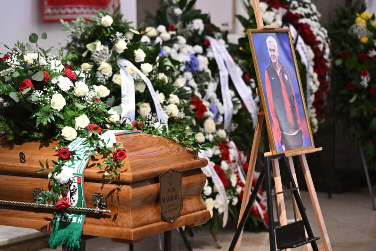 Warszawa, 16.04.2026. Uroczystoci pogrzebowe pi³karza i trenera Jacka Magiery w Katedrze Polowej Wojska Polskiego w Warszawie, 16 bm. Drugi trener reprezentacji Polski zmar³ 10 bm. w wieku 49 lat. (gj) PAP/Radek Pietruszka