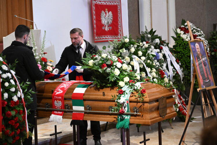 Warszawa, 16.04.2026. Uroczystoci pogrzebowe pi³karza i trenera Jacka Magiery w Katedrze Polowej Wojska Polskiego w Warszawie, 16 bm. Drugi trener reprezentacji Polski zmar³ 10 bm. w wieku 49 lat. (gj) PAP/Radek Pietruszka