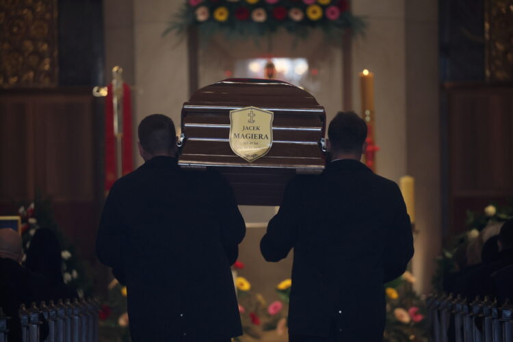 Warszawa, 16.04.2026. Uroczystoci pogrzebowe pi³karza i trenera Jacka Magiery w Katedrze Polowej Wojska Polskiego w Warszawie, 16 bm. Drugi trener reprezentacji Polski zmar³ 10 bm. w wieku 49 lat. (gj) PAP/Leszek Szymañski