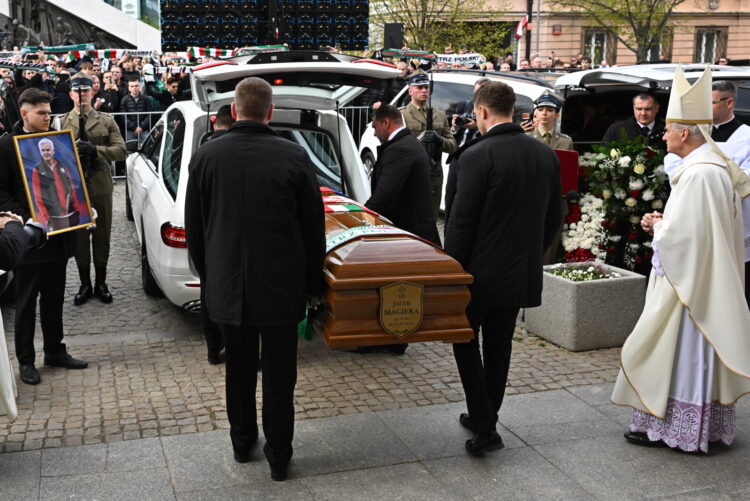 Warszawa, 16.04.2026. Uroczystoci pogrzebowe pi³karza i trenera Jacka Magiery w Katedrze Polowej Wojska Polskiego w Warszawie, 16 bm. Drugi trener reprezentacji Polski zmar³ 10 bm. w wieku 49 lat. (gj) PAP/Radek Pietruszka
