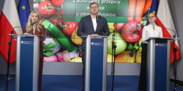 Konferencja prasowa ministrów rolnictwa i zdrowia w siedzibie MRiRW w Warszawie (PAP/Tomasz Gzell)