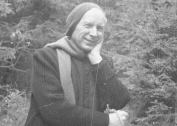 Prymas Polski Stefan Wyszyński podczas internowania w Komańczy, 1956 r. Fot. Porębski Stanisław/NAC