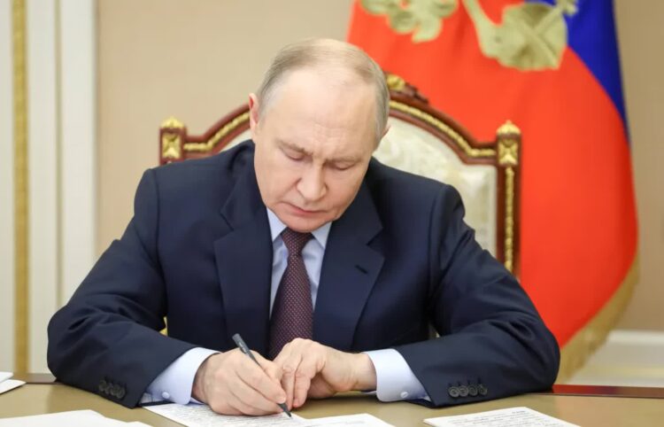 Władimir Putin Fot. PAP/EPA/ALEXANDER KAZAKOV/SPUTNIK/KREMLIN POOL
