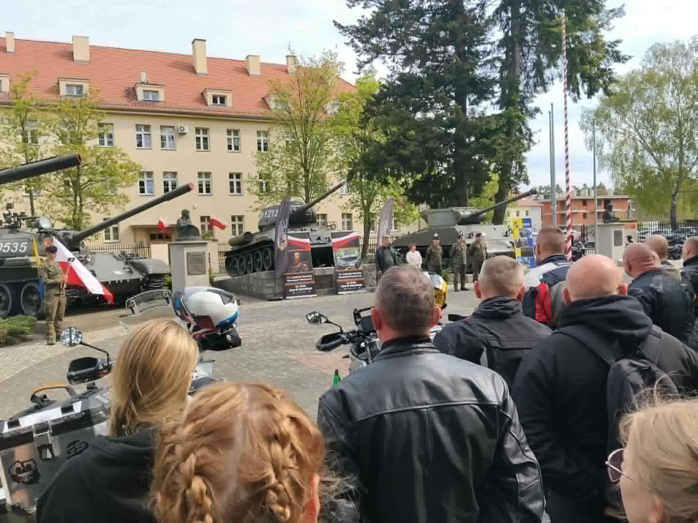 Z Żagania ruszył etap Rajdu Motocyklowego Weteranów [ZDJĘCIA]