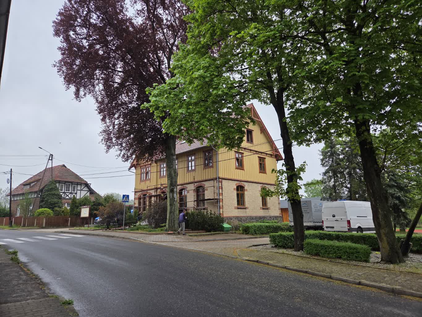 Końcowe prace przy remoncie budynku urzędu w Bytnicy