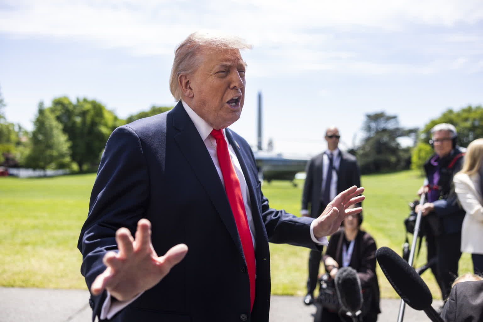 Trump zapowiedział nowe cła na samochody z UE. Szef komisji handlu PE: ten plan jest nie do przyjęcia