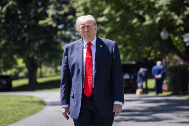 Prezydent USA Donald Trump. Fot. PAP/EPA/ JIM LO SCALZO / POOL