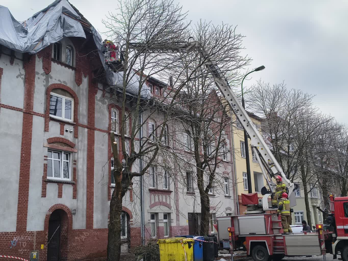 Pogorzelcy z Zawarcia wracają do kamienicy