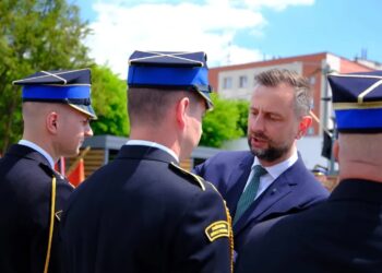 Władysław Kosiniak-Kamysz wziął udział w obchodach Dnia Strażaka w Dąbrowie Tarnowskiej. Fot. Władysław Kosiniak-Kamysz/X