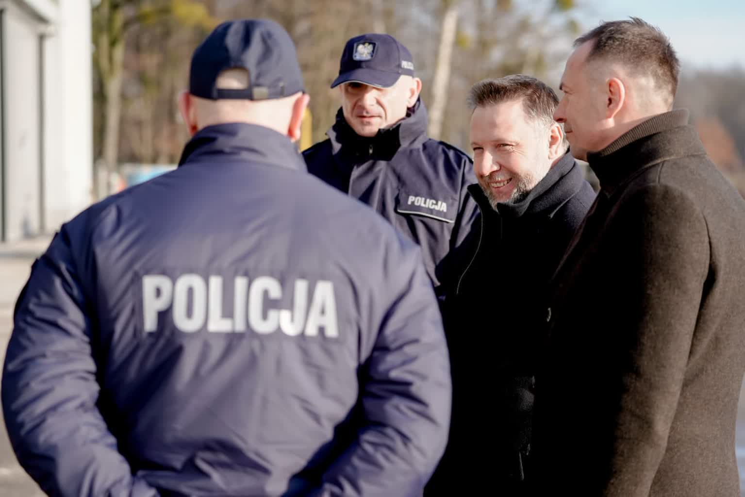 Kierwiński: sprawa ujawnienia w TV Republika danych policjanta trafi do sądu