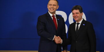 Bukareszt, Rumunia. Prezydent RP Karol Nawrock z prezydentem Rumunii Nicusorem Danem (PAP/Piotr Nowak)