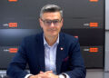 Sebastian Ciemnoczołowski w studiu RZ