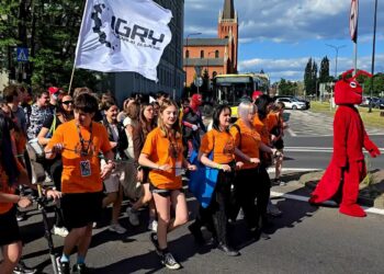 Policyjne zabezpieczenie studenckiego korowodu w Gliwicach. Fot. Policja Gliwice/FB