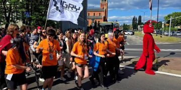 Policyjne zabezpieczenie studenckiego korowodu w Gliwicach. Fot. Policja Gliwice/FB