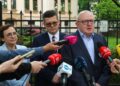 Sędziowie TK, od lewej: Anna Korwin-Piotrowska, Krystian Markiewicz i Marcin Dziurda przed siedzibą Trybunału Konstytucyjnego w Warszawie. Fot. PAP/Paweł Supernak