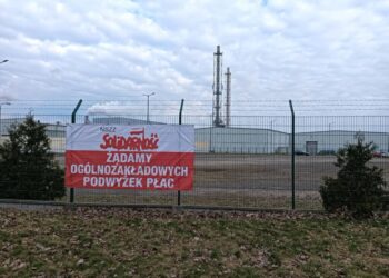 Spór zbiorowy w Swiss Krono w Żarach (fot. NSZZ "Solidarność")