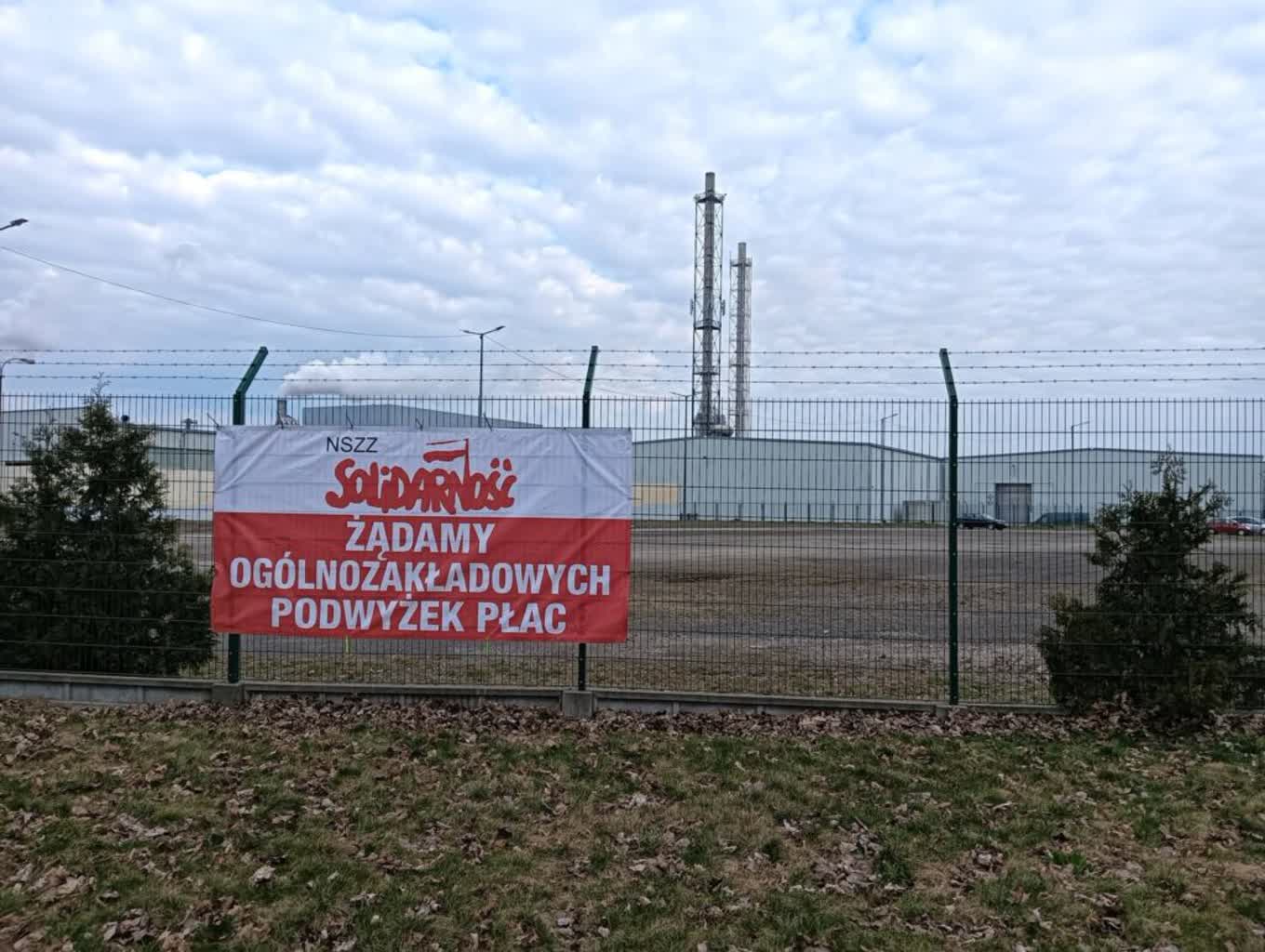 Spór zbiorowy w Swiss Krono w Żarach