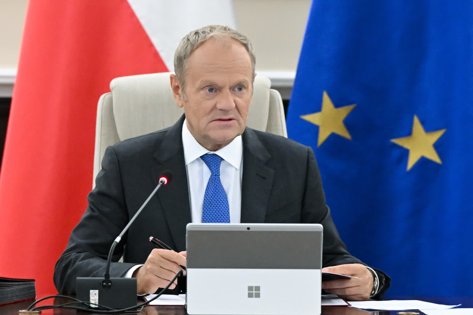 Rząd przyjął projekt ustawy o podatku od nadzwyczajnych zysków firm paliwowych