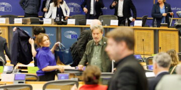 Sala plenarna PE (PAP/EPA/Olivier Matthys)
