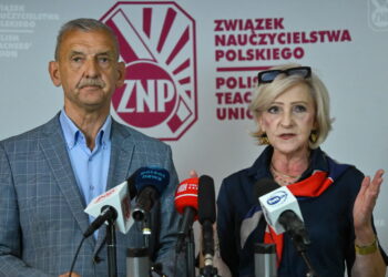 Sławomir Broniarz i Urszula Woźniak z ZNP (PAP/Piotr Nowak)