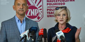 Sławomir Broniarz i Urszula Woźniak z ZNP (PAP/Piotr Nowak)