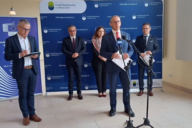 Guben. Briefing prasowy przed rozpoczęciem polsko-niemieckiej konferencji poświęconej problemom demografii (fot. Piotr Bakselerowicz)
