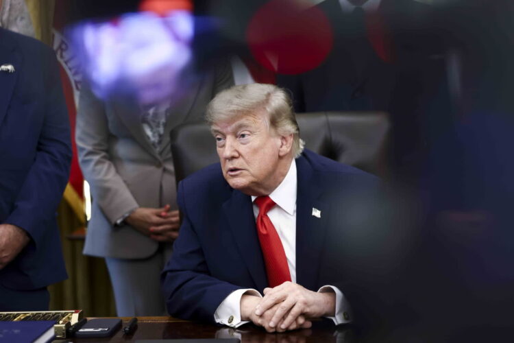 Donald Trump (PAP/EPA/JIM LO SCALZO / POOL)