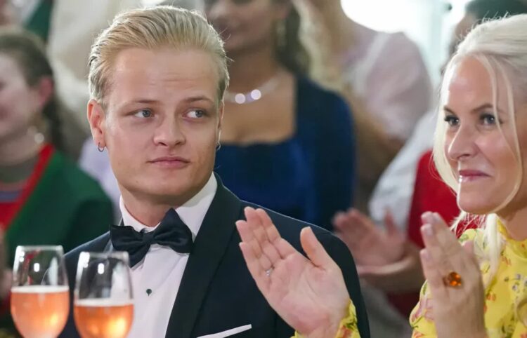 Marius Borg Hoiby, księżna Mette-Marit. Fot. PAP/EPA/LISE ASERUD