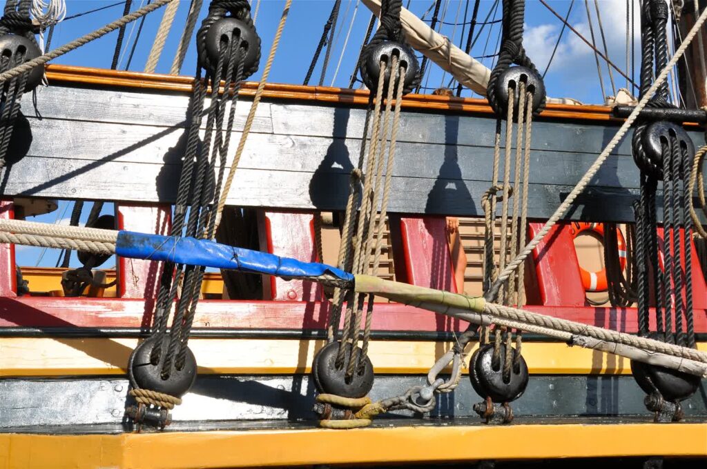 Legendarny HMS Bounty, który zagrał m.in. w „Piratach z Karaibów”. Fot. Wikipedia Commonds