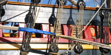 Legendarny HMS Bounty, który zagrał m.in. w „Piratach z Karaibów”. Fot. Wikipedia Commonds