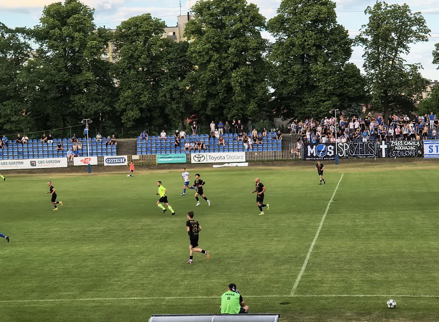 Stilon melduje się w barażach
