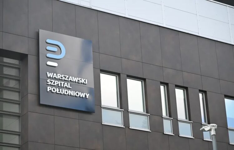 Szpital Południowy w Warszawie. Fot. PAP/Radek Pietruszka