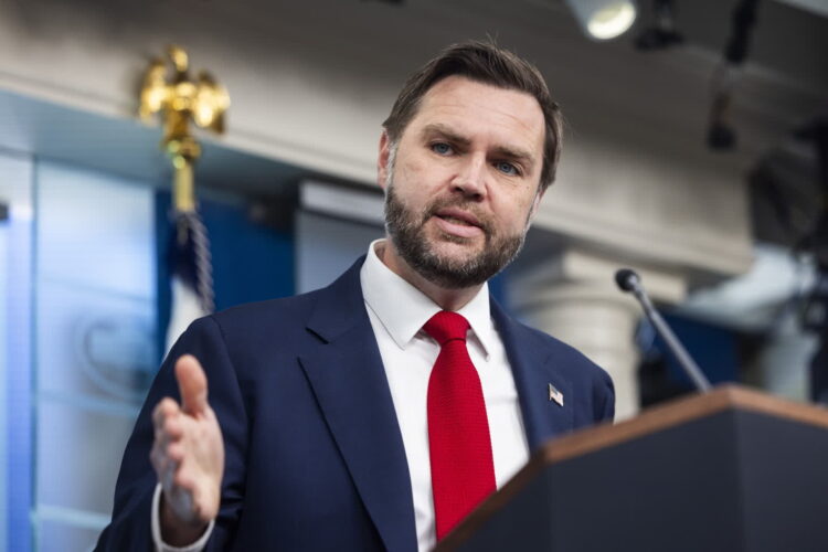JD Vance Fot. PAP/EPA/JIM LO SCALZO