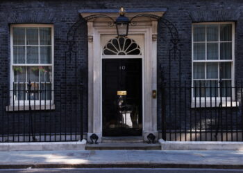 Downing Street w Londynie. Fot. PAP/EPA/NEIL HALL
