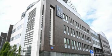 Szpital Południowy w Warszawie. Fot. PAP/Radek Pietruszka