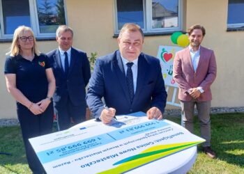 Otwarcie Centrum Usług Społecznych w Nowym Miasteczku (fot. Piotr Bakselerowicz)