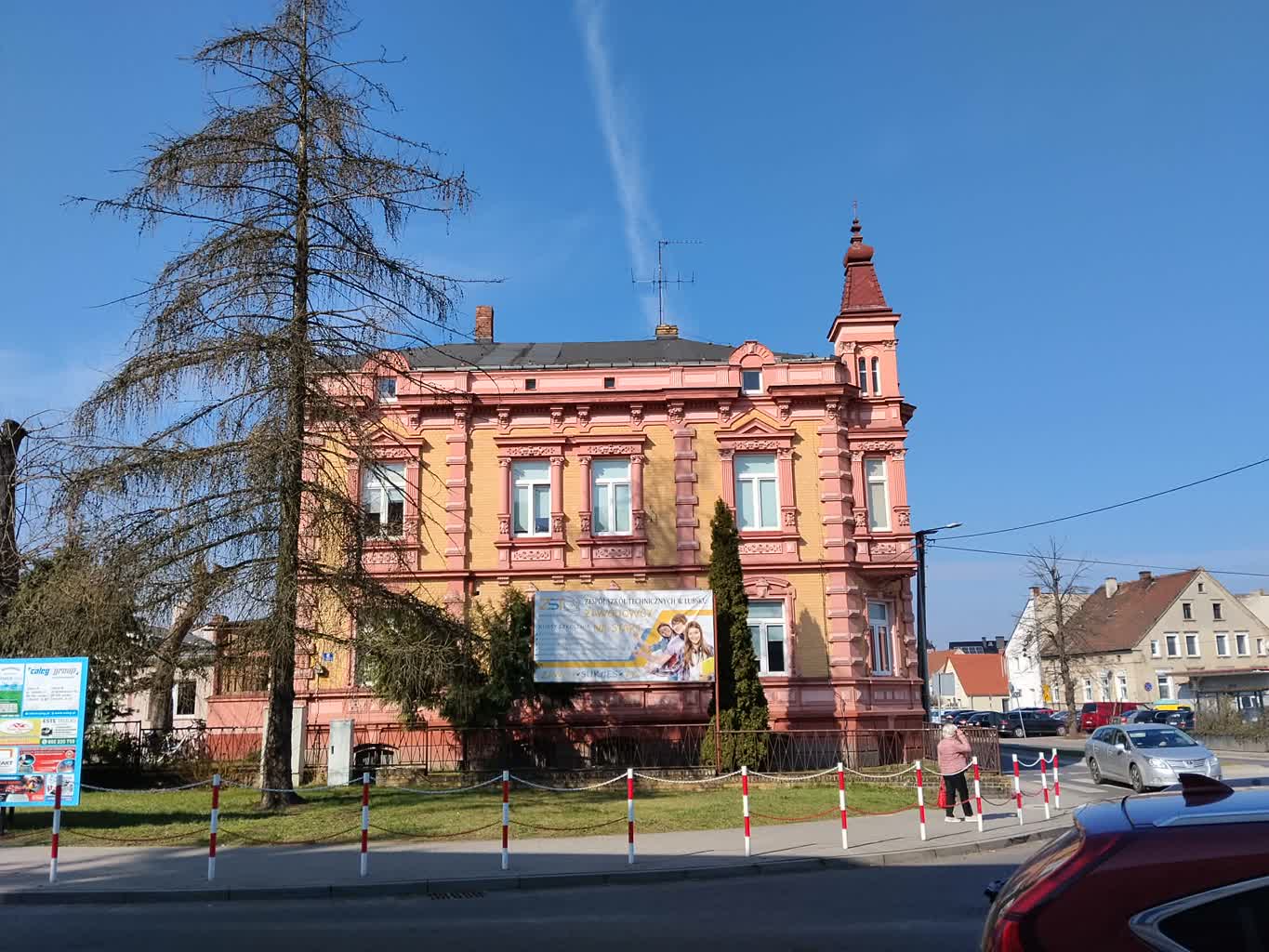 Żarski powiat modernizuje budynek sali sportowej w lubskiej szkole