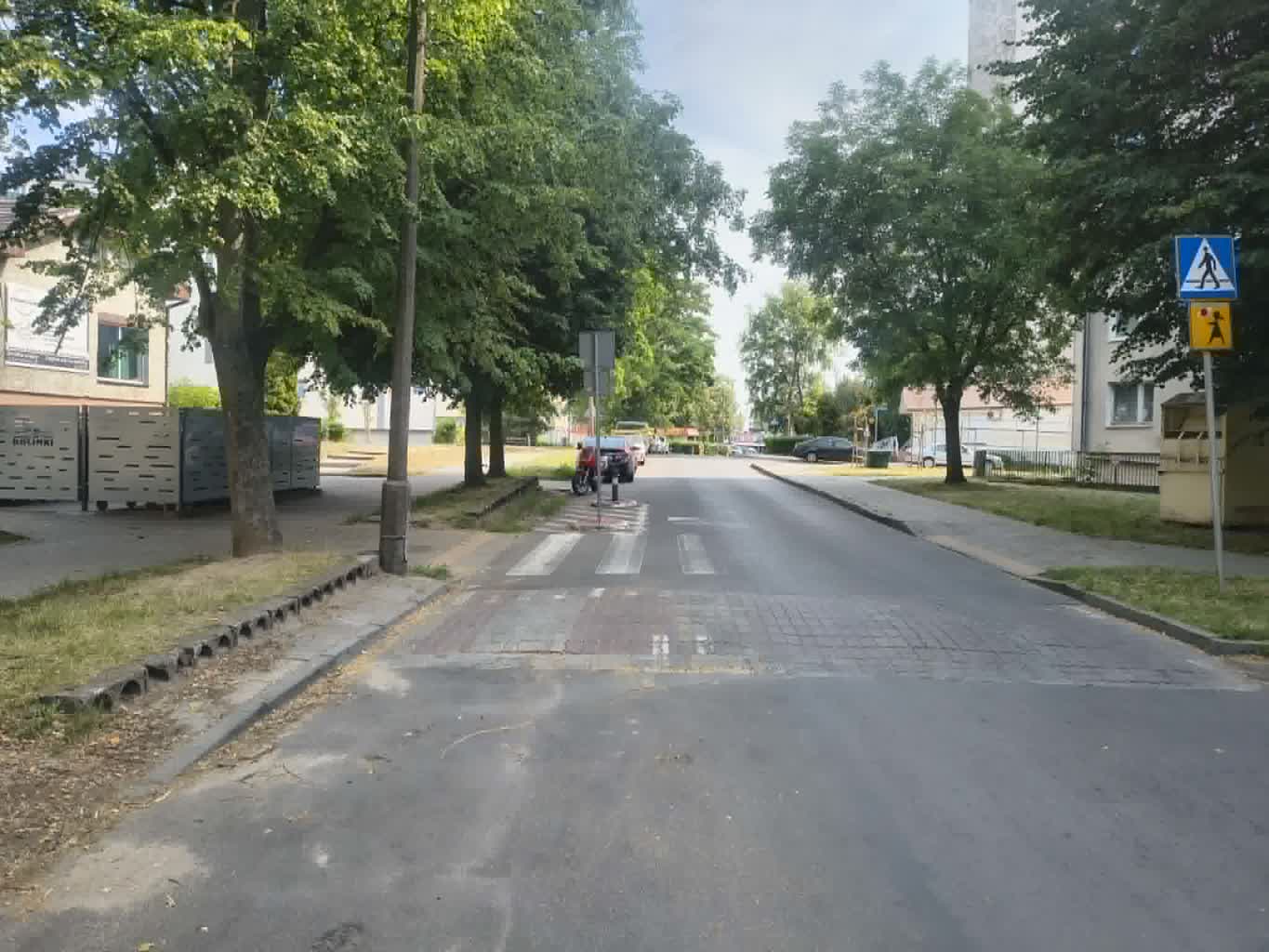 Pusto na ulicach. W jaki spsób mieszkańcy radzą sobie z upałami?