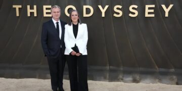 Brytyjski reżyser Christopher Nolan i brytyjska producentka Emma Thomas. Fot. PAP/EPA/ANDY RAIN