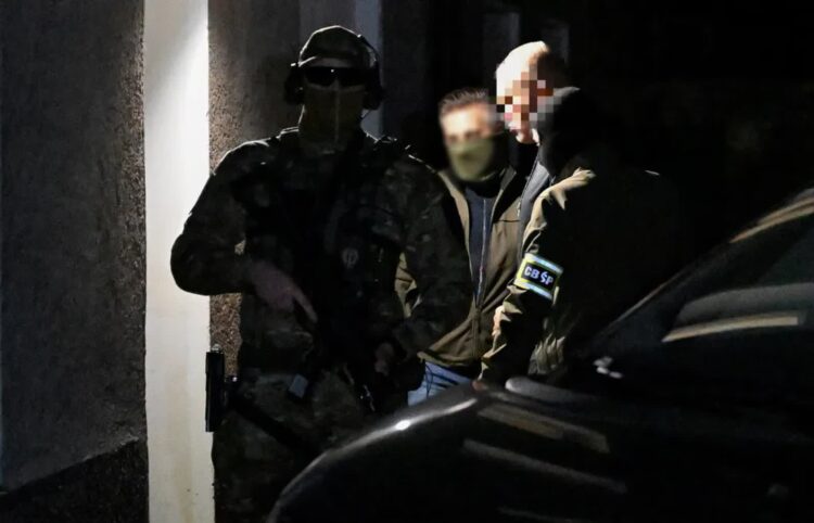 Patryk M. ps. Wielki Bu doprowadzany do Lubelskiego Wydziału Zamiejscowego Departamentu do Spraw Przestępczości Zorganizowanej i Korupcji Prokuratury Krajowej w Lublinie. Fot. PAP/Wojtek Jargiło