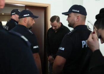 Oskarżony Łukasz Żak (C) na sali rozpraw Sądu Rejonowego dla Warszawy-Śródmieścia, fot. PAP/Leszek Szymański