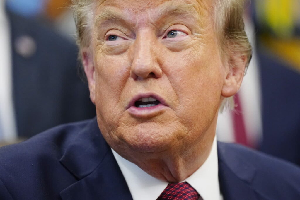 Prezydent USA Donald Trump. Fot. PAP/EPA/BONNIE CASH / POOL